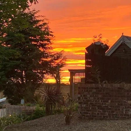 Sunset Retreat *